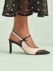 črna/bela - Tabitha Simmons x Next Josephine Leather Point Toe Bow Brogue Detail Slingback Shoes - Slika 2 iz 11