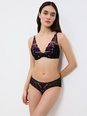 Črn nedrček s kostjo in podloženim nedrčkom Triumph Sensual Spotlight - Slika 1 iz 5