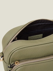 Grün - Accessorize – Kameratasche mit zwei Reißverschlüssen - Bild 5 von 5