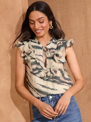 Love & Roses Short Sleeve Ruffle Blouse - Imagen 1 de 4