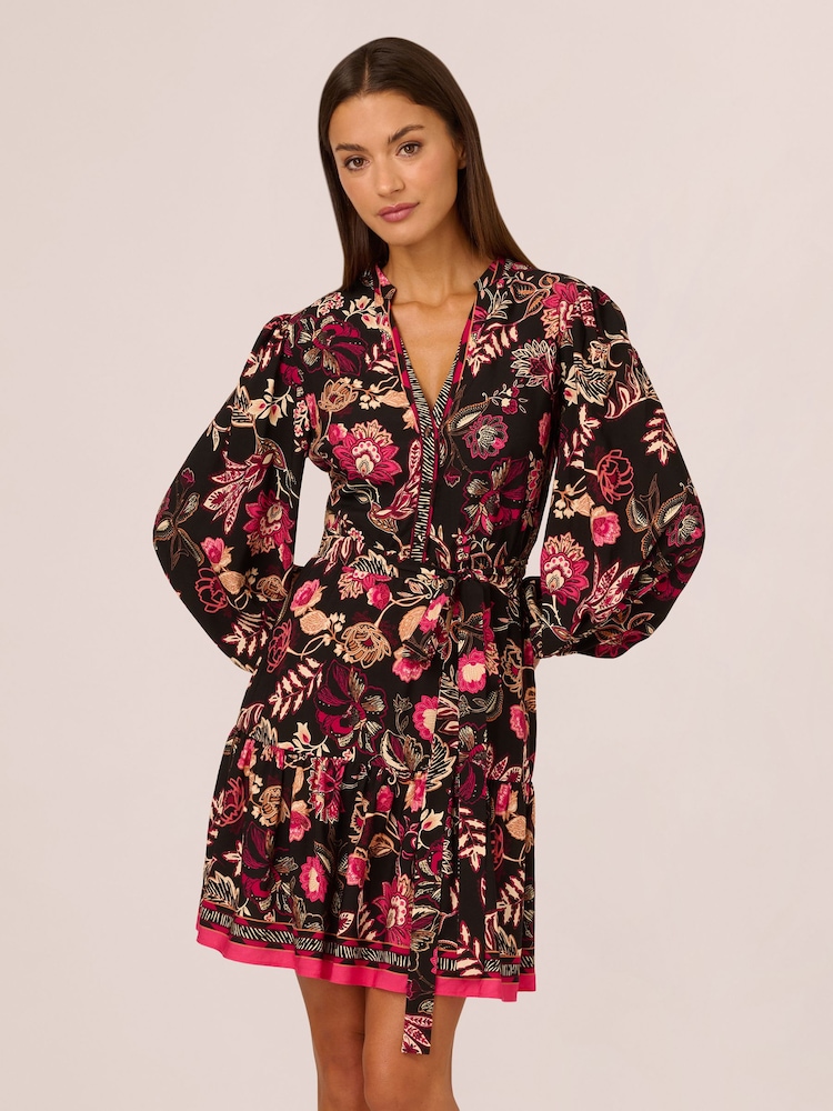 Vestido corto negro estampado Adrianna de Adrianna Papell - Imagen 1 de 7