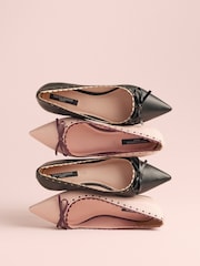Roza kožna - Tabitha Simmons x Next Emilia Leather Point Toe Bow Brogue Detail Ballerina - Slika 1 iz 5