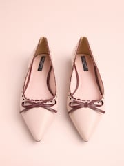 Roza kožna - Tabitha Simmons x Next Emilia Leather Point Toe Bow Brogue Detail Ballerina - Slika 3 iz 5