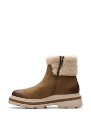 Clarks Natural Wlined Hencroft Madi WP Boots - Image 3 of 7