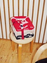 Marimekko Pink Unikko Towel - Image 3 of 3