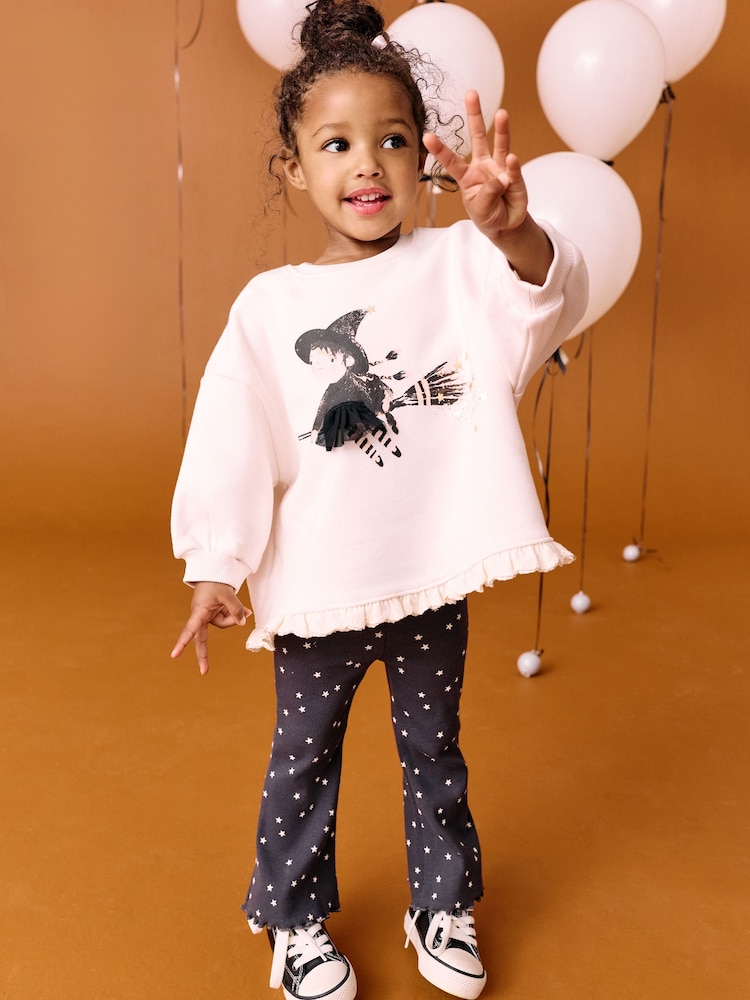 Cream Halloween Witch - Frill Hem Sweatshirt & Flare Leggings Set (3mths-7yrs) - Imagen 1 de 9 Cream Halloween Witch - Frill Hem Sweatshirt & Flare Leggings Set (3mths-7yrs) - Imagen 1 de 9