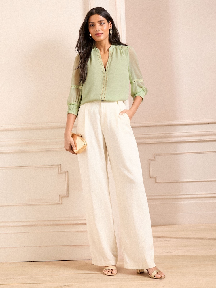 Love & Roses Green V-Neck Hardware 3/4 Sleeve Blouse - Image 3 of 4