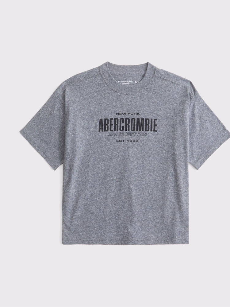 تيشيرت رسم بشعار من Abercrombie & Fitch - صورة 1 من 1