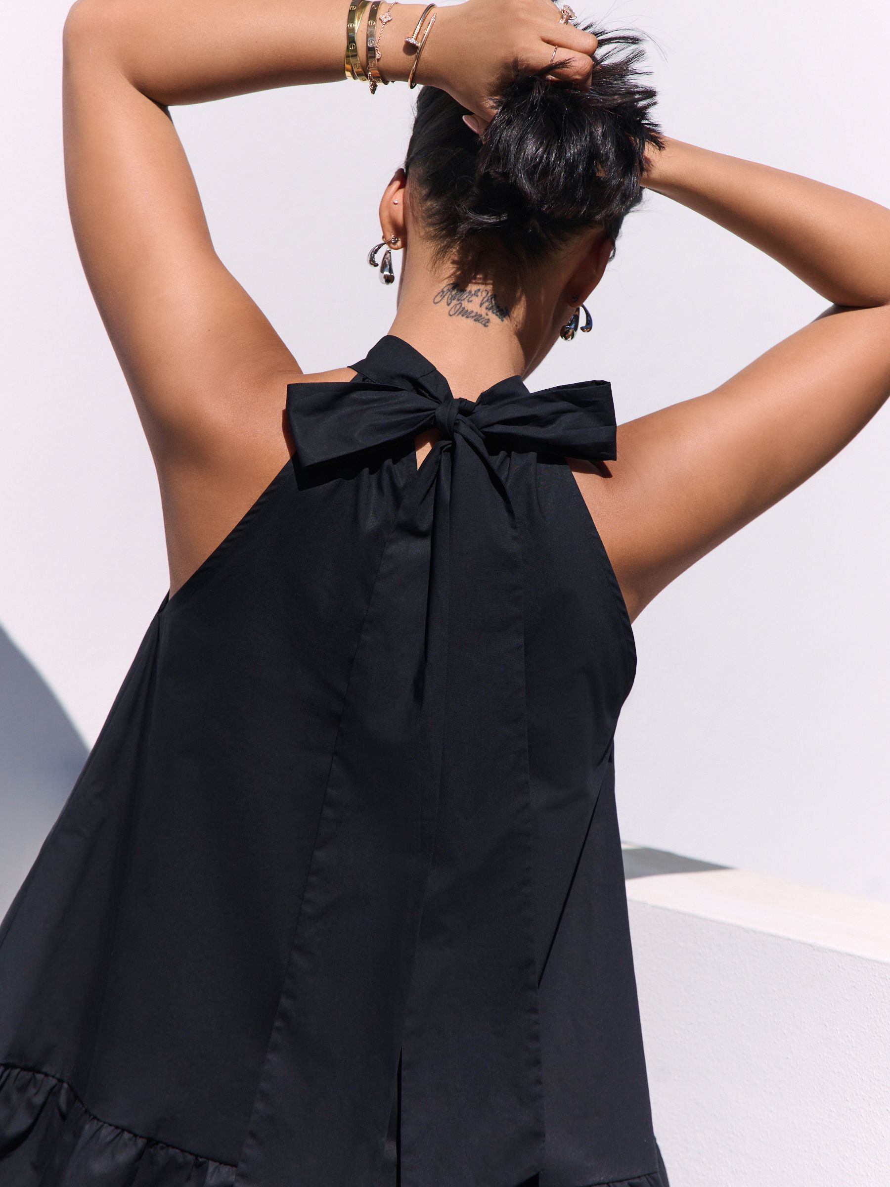 Next：日本 ブラック - コットン 100% ホルターネック ノースリーブ