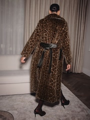 معطف طويل من الفرو الصناعي بحزام من Lipsy - Image 6 of 6