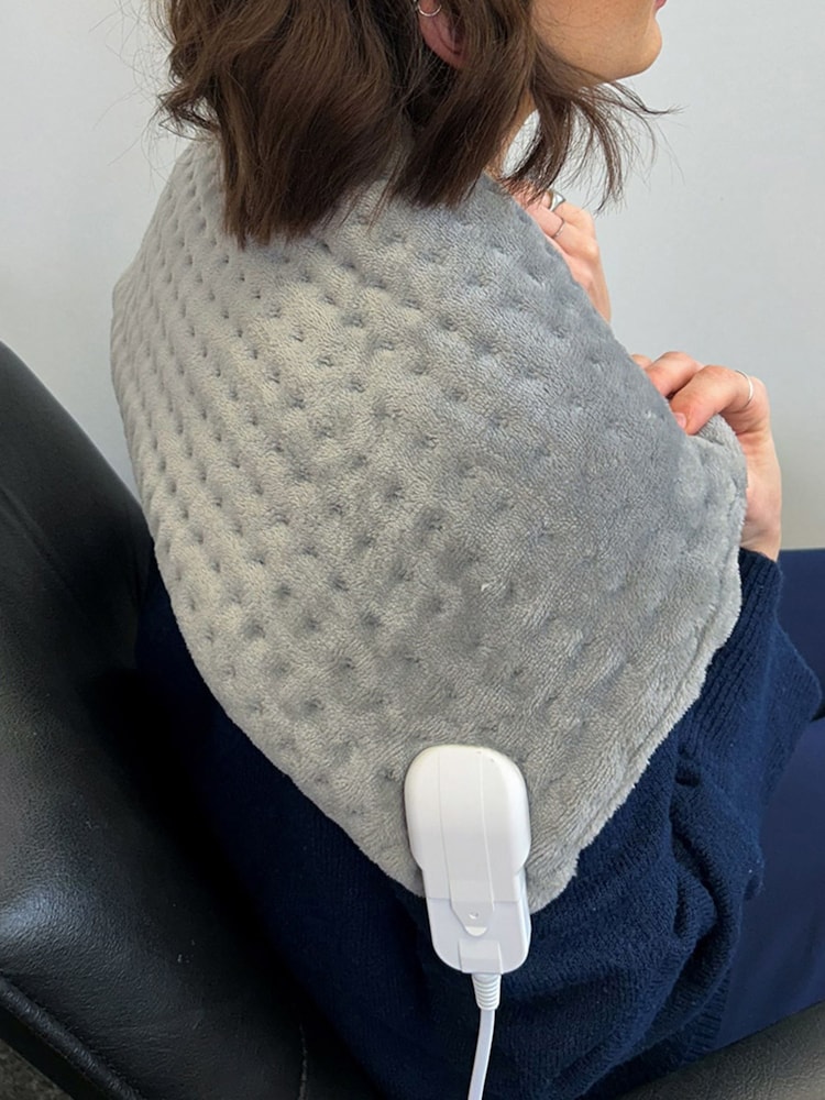 MenKind Wellbeing Electric Heating Pad - Image 1 of 3