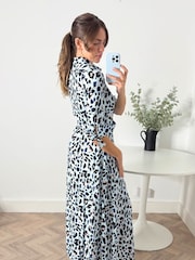 Style Cheat Blue Leopard Daphne Belted Shirt Dress - Image 3 of 4