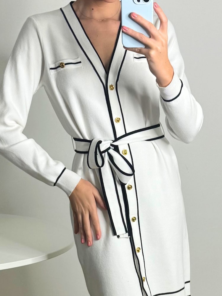 Style Cheat White Calla Contrast Tipping Short Knit Dress - Image 4 of 4