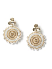 Aela Gold Tone Flower Beaded Drop Earrings - Bild 2 von 2