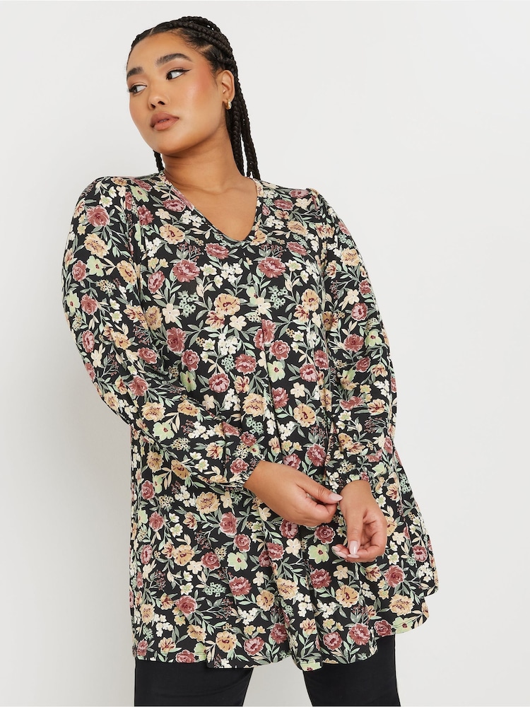 Yours Curve Black Floral Print Pleated Front Swing Top - Image 1 of 5 Yours Curve Black Floral Print Pleated Front Swing Top - Image 1 of 5