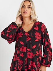 Yours Curve Black/Red Floral Print Pleat Front Top - Image 4 of 5