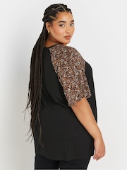 Yours Curve Contrast Leopard Print Sleeve T-Shirt - Bild 3 von 5