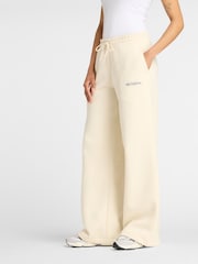 New Balance Cream Womens Reimagined Fleece Barrel Leg Joggers - Image 3 of 7