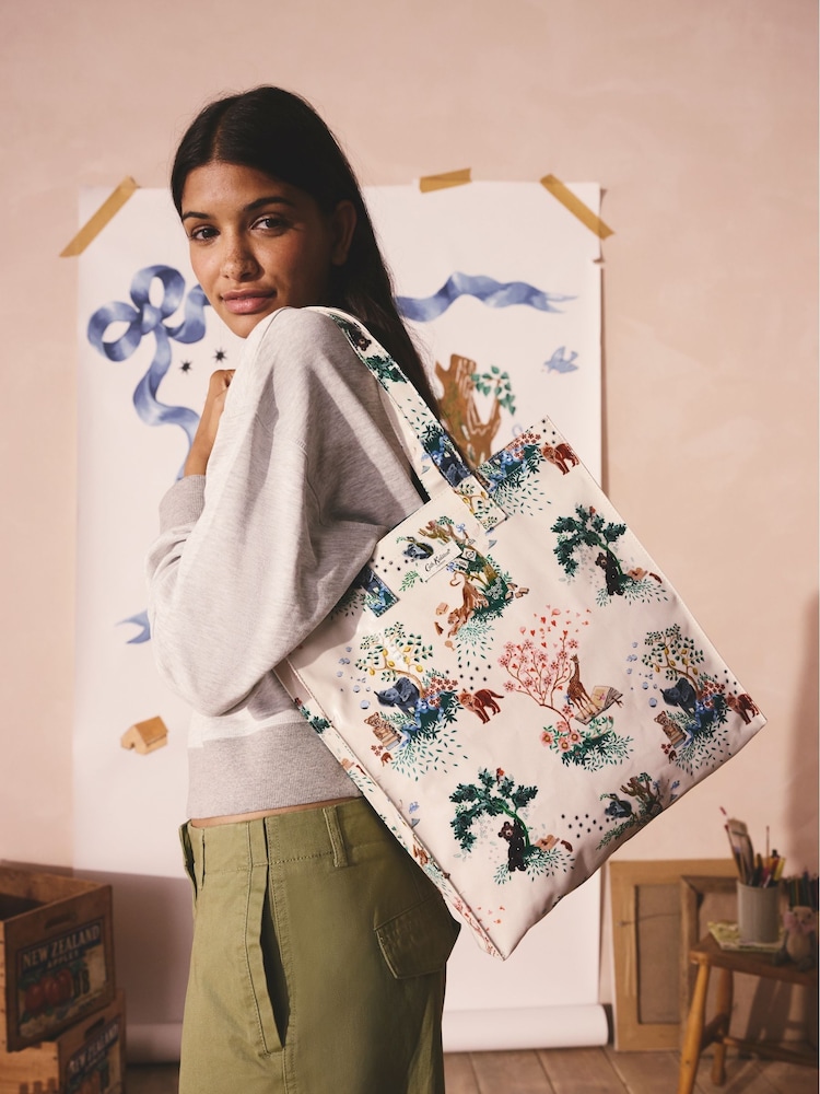 Cath Kidston Jungle Large Great Ormond Street Hospital Book Bag - Image 2 of 6 Cath Kidston Jungle Large Great Ormond Street Hospital Book Bag - Image 2 of 6