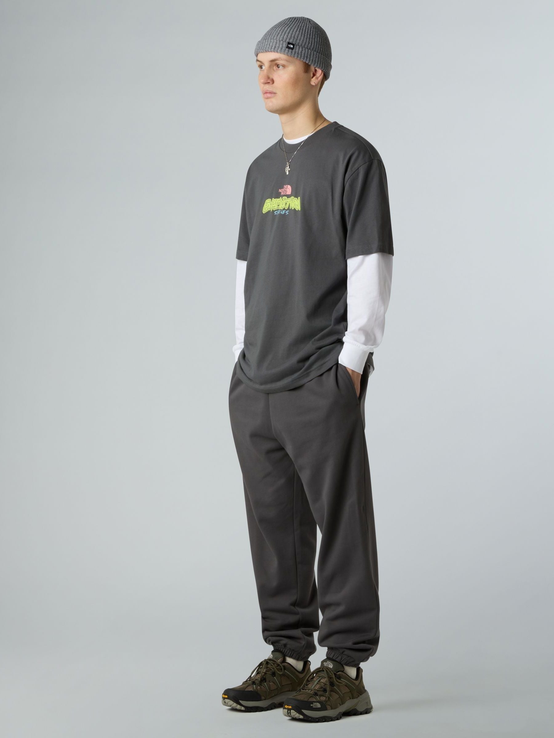 Buy Чорний - The North Face Expedition Celebration Back Принт