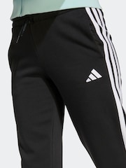 Grün - adidas Essentials Tracksuit Kids - Bild 5 von 8