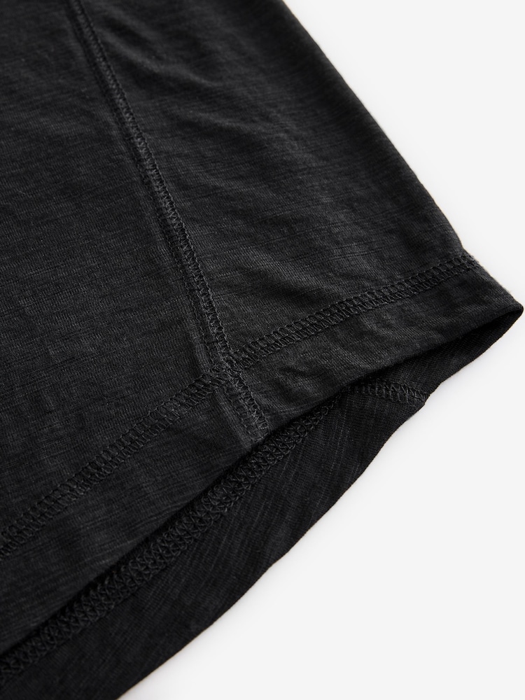 Schwarz - Leichtes Active-Kurzarm-T-Shirt mit Rundhalsausschnitt - Bild 8 von 8