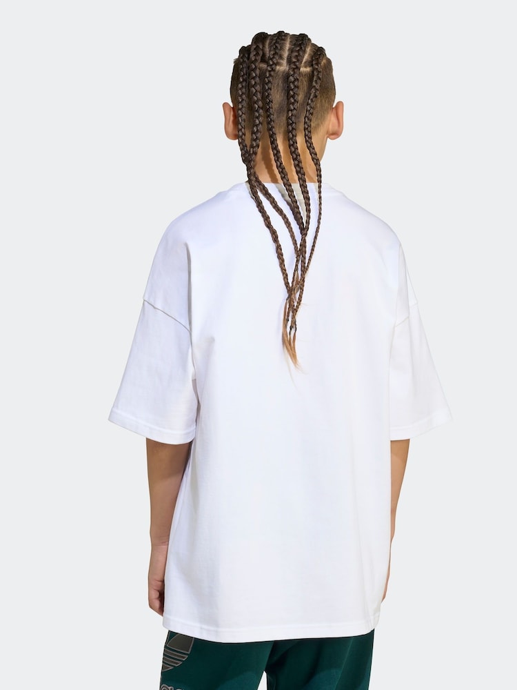adidas Originals White Oversize Trefoil T-Shirt - Image 2 of 5 adidas Originals White Oversize Trefoil T-Shirt - Image 2 of 5