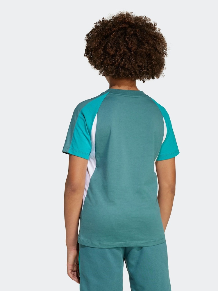adidas Green Seasonal Essentials Colorblock T-Shirt Kids - Image 2 of 5