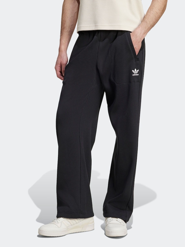 adidas Originals Black Trefoil Essentials Open Hem Tracksuit Bottoms - Image 1 of 2 adidas Originals Black Trefoil Essentials Open Hem Tracksuit Bottoms - Image 1 of 2