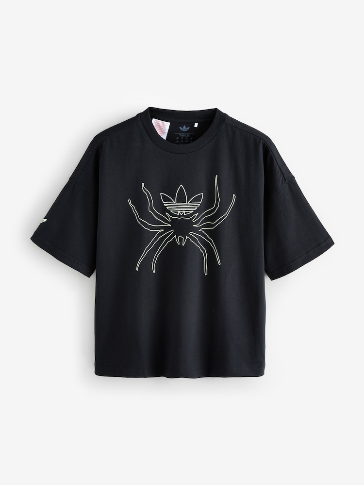 adidas Originals Black Spider Graphic Print Kids T-Shirt - Image 1 of 4 adidas Originals Black Spider Graphic Print Kids T-Shirt - Image 1 of 4
