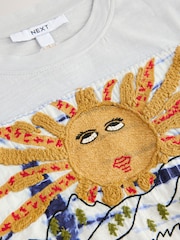 Light Grey Sun Scene Embroidered Applique Front Graphic Print Short Sleeve T-Shirt - Image 8 of 9