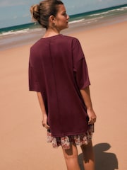 Vermelho Borgonha - Camiseta grande com Print gráfico de festival, short sleeve e Crew Neck - Imagem 2 de 7