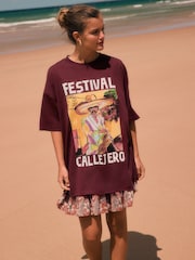 Vermelho Borgonha - Camiseta grande com Print gráfico de festival, short sleeve e Crew Neck - Imagem 3 de 7