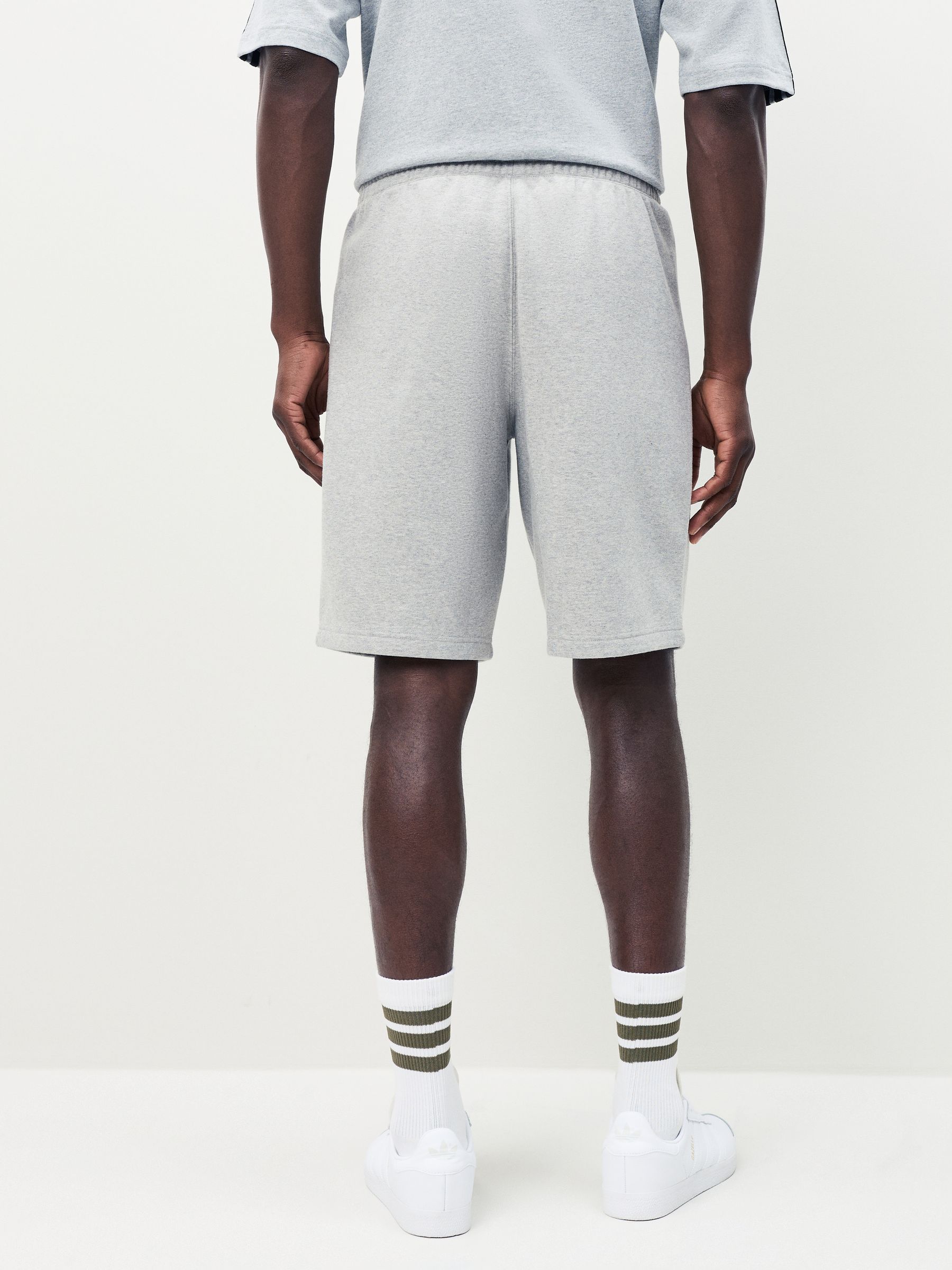 Next：日本 グレー - adidas Originals トレフォイル エッセンシャルズ