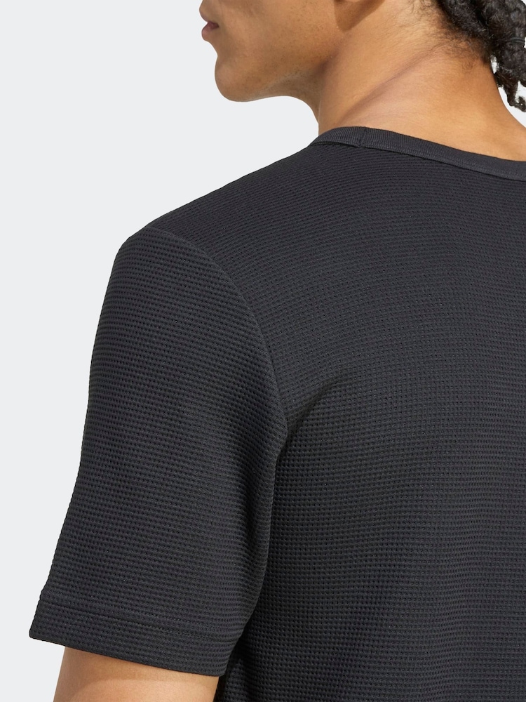 Melns - Adidas Original Trefoil Essentials vafeļu T-krekls - Attēls 5 no 5