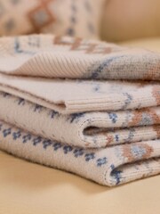 Natural Fairisle Pattern Knit Throw - Image 4 of 4
