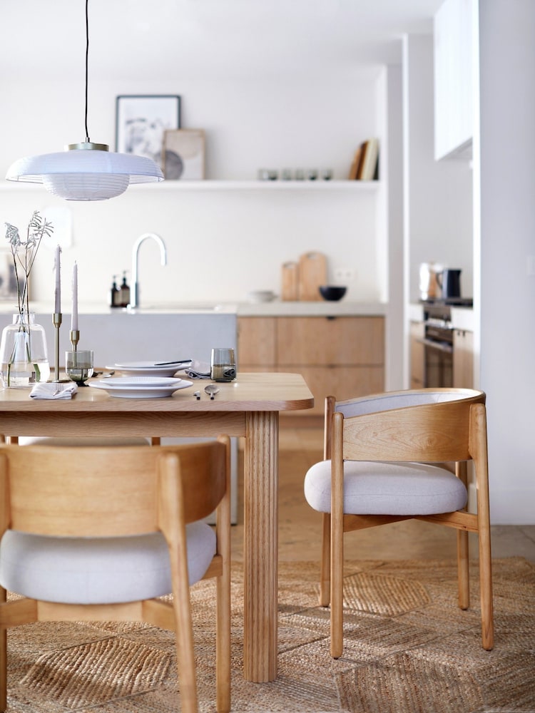 La Redoute Intérieurs Oak Desna Extendable 6-10 Seater Dining Table - Image 1 of 7