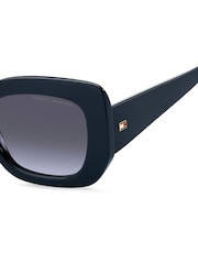 Tommy Hilfiger Rectangular Sunglasses With Burgandy Inner - Imagen 3 de 4