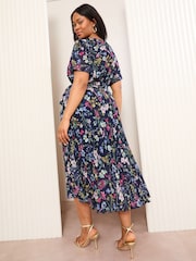 Friends Like These Navy Blue Floral Curve Short Sleeve Printed Pleated Midi Dress - Image 4 of 4