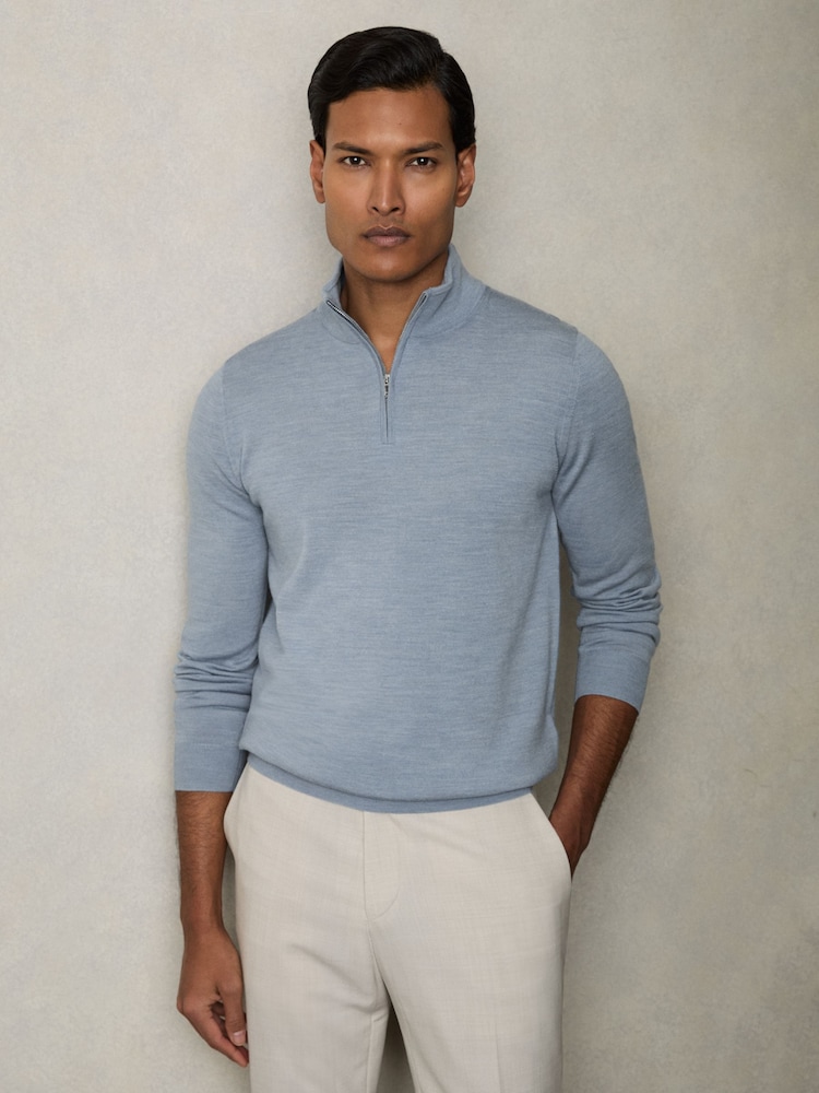 Zartes Blau meliert - Reiss Blackhall Pullover aus Merinowolle mit Trichterhals und halbem Reißverschluss - Bild 1 von 8 Zartes Blau meliert - Reiss Blackhall Pullover aus Merinowolle mit Trichterhals und halbem Reißverschluss - Bild 1 von 8