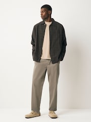 Marrón seta - Pleated Textured Chino Trousers - Imagen 1 de 10
