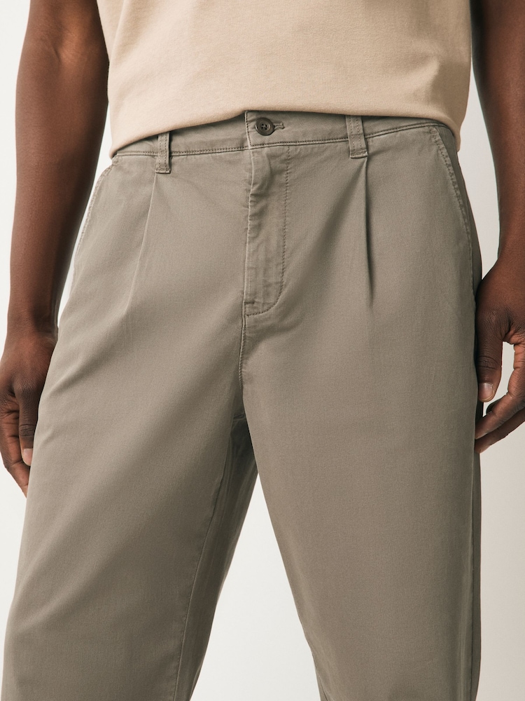 Marron champignon - Pantalon chino texturé plissé - Image 5 of 10