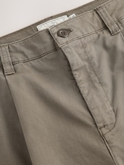 Marrón seta - Pleated Textured Chino Trousers - Imagen 9 de 10
