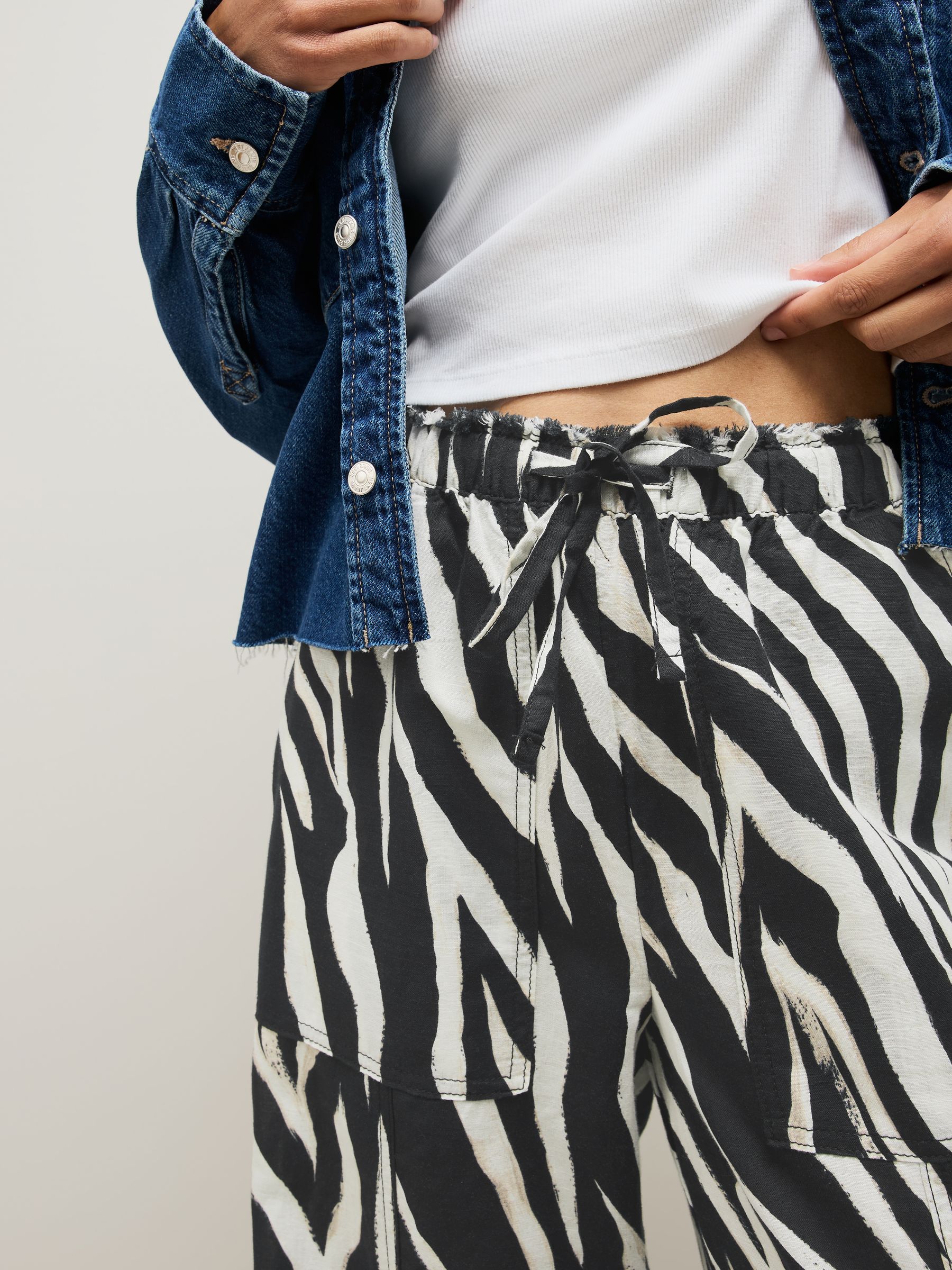 【MODERNIF】Enti brushed semi-wide slacks Wide Leg Cropped Pants: Slaycation Textured