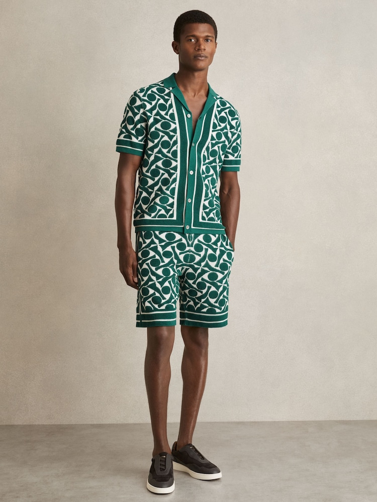 Grün/Weiß - Reiss Vounder Abstract-Pattern Towelling Shorts - Bild 1 von 6