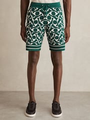 Grün/Weiß - Reiss Vounder Abstract-Pattern Towelling Shorts - Bild 3 von 6