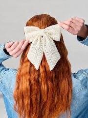 Aela Cream Crochet Bow - Image 4 of 4
