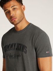 Tommy Jeans Black Vintage Varsity 100% Cotton T-Shirt - Image 4 of 7