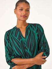 Roman Green Abstract Print V-Neck Longline Blouse - Image 5 of 6