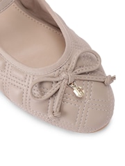 Vaalea beige - Carvela Diamond Quilt Ballerina Kengät - Kuva 4 / 5